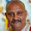 Joydip Kundu als Dwijen Halder