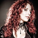 Marcela Bovio als Wife