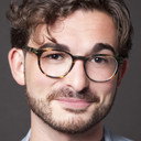 Julian Mazzola als Chris Moona