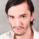 Cosme Castro als Patriot Bastille