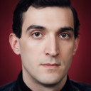 Tayfun Çorağan als Hüsnü