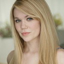 Laura Elizabeth Hall als Courtney Johnson