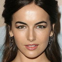 Camilla Belle als Angie