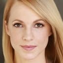 Mattie Hawkinson als Art Gallery Girl