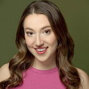 Olivia Rose Barrell als Everly