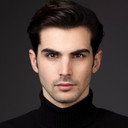 Rafael Ferreira als Carlos Paião
