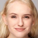 April Yanko als Ellen