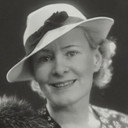 Sara Heyblom als Old Lady