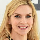 Rhea Seehorn als Dr. Johnson