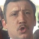 Maurice Auzel als Airport Mechanic (uncredited)