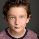 Derek Dinniene als Young Joshua Harlon