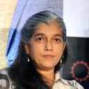 Ratna Pathak Shah als Ritu