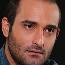 Akshaye Khanna als Tarun Saluja