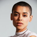 Jordan Alexander als Savannah