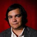 Sebastián R. R. als Académico / Oficinista / Voz de taberna 01