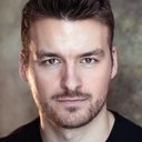 Matt Stokoe als Henry Holland