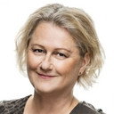 Tiina Pirhonen als Inspector Wenzel