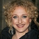 Carol Kane als Mrs Sisters