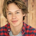 Alex Matthews als Cameron