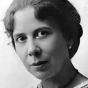 Myra Keaton als Buster's Mother in Prologue