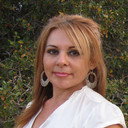 Tina Cruz als Contacto #1 De Ray Moncada