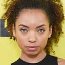 Logan Browning als Lizzie