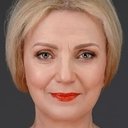 Tatjana Manevskaja als официантка