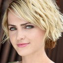 Reine Swart als Claire Wiseman