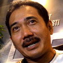 Deden Bagaskara als Pak Novian