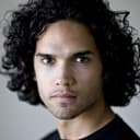 Reece Ritchie als Afshin Ghaffarian