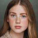Arabella McMurray als Grieving Daughter