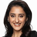 Ecem Erkek als Naime