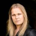Jørn Lande als lead vocals on tracks 02, 03, 12, 13 and 16