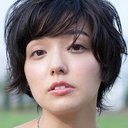 我妻三輪子 als Chika