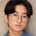 Jim Kaplan als Ye-Joon Park