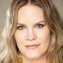 Sarah Chaney als Dr. Sears