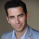 Ryan Surratt als Bartender