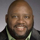 Lynch R. Travis als Detective Dan Glenn
