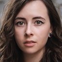Spencer Madison als Iris' Bridesmaid