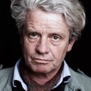 Julian Firth als Father John Fisher