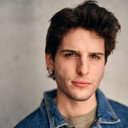 Olivier Paris als Pat (voice)