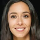 Oona Chaplin als Perla de las Dunas Receptionist