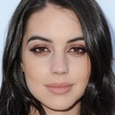 Adelaide Kane als Lilly