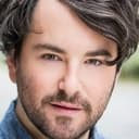 Alex Brightman als Justin