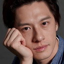 何浚尉 als Shing