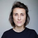 Noémie Caillault als Policewoman at Orly