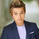 Gavin Magnus als Byron