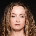 Carolyna Aguiar als Lurdinha