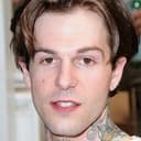 Jesse Rutherford als The Vampire