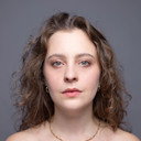 Laura Hanek als Isabel
